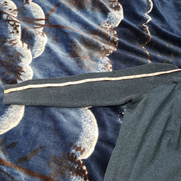 Lole Sweater - Picture 3 of 7